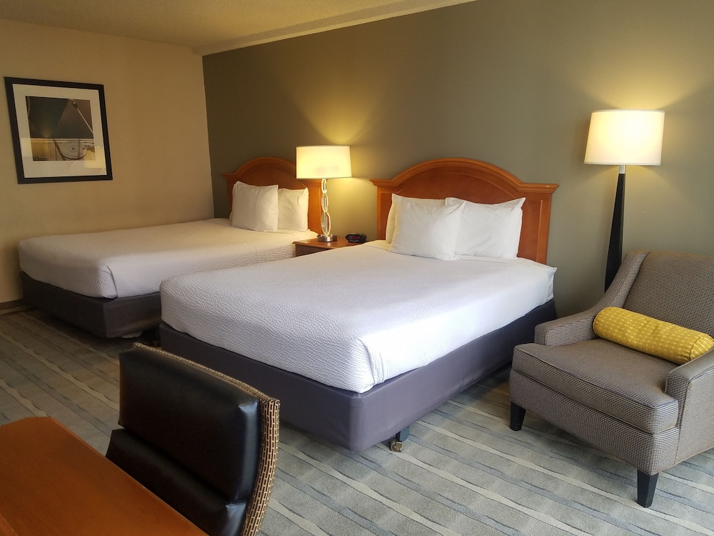 Inn At The Convention Center 18/45