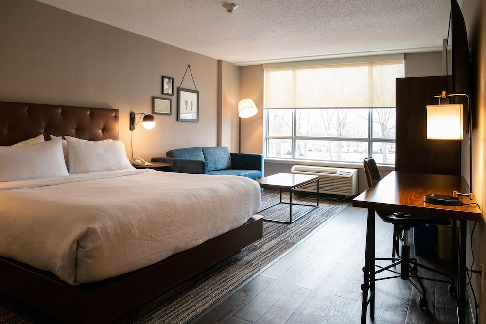 Four Points by Sheraton Point Edward Sarnia 11/62