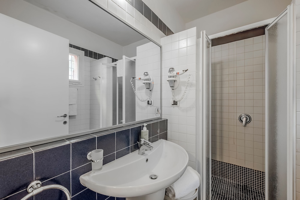 Elba Golf Apartments 60/62