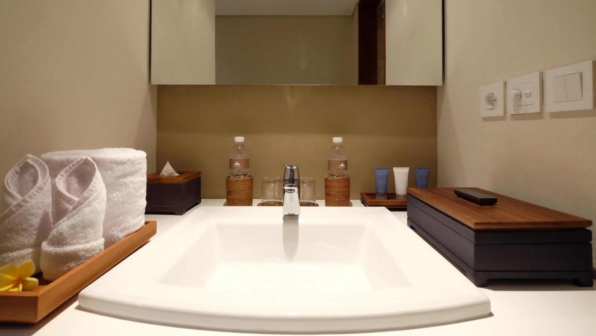 غرفة ديلوكس بسرير مزدوج، The Bandha Hotel & Suites 5/8