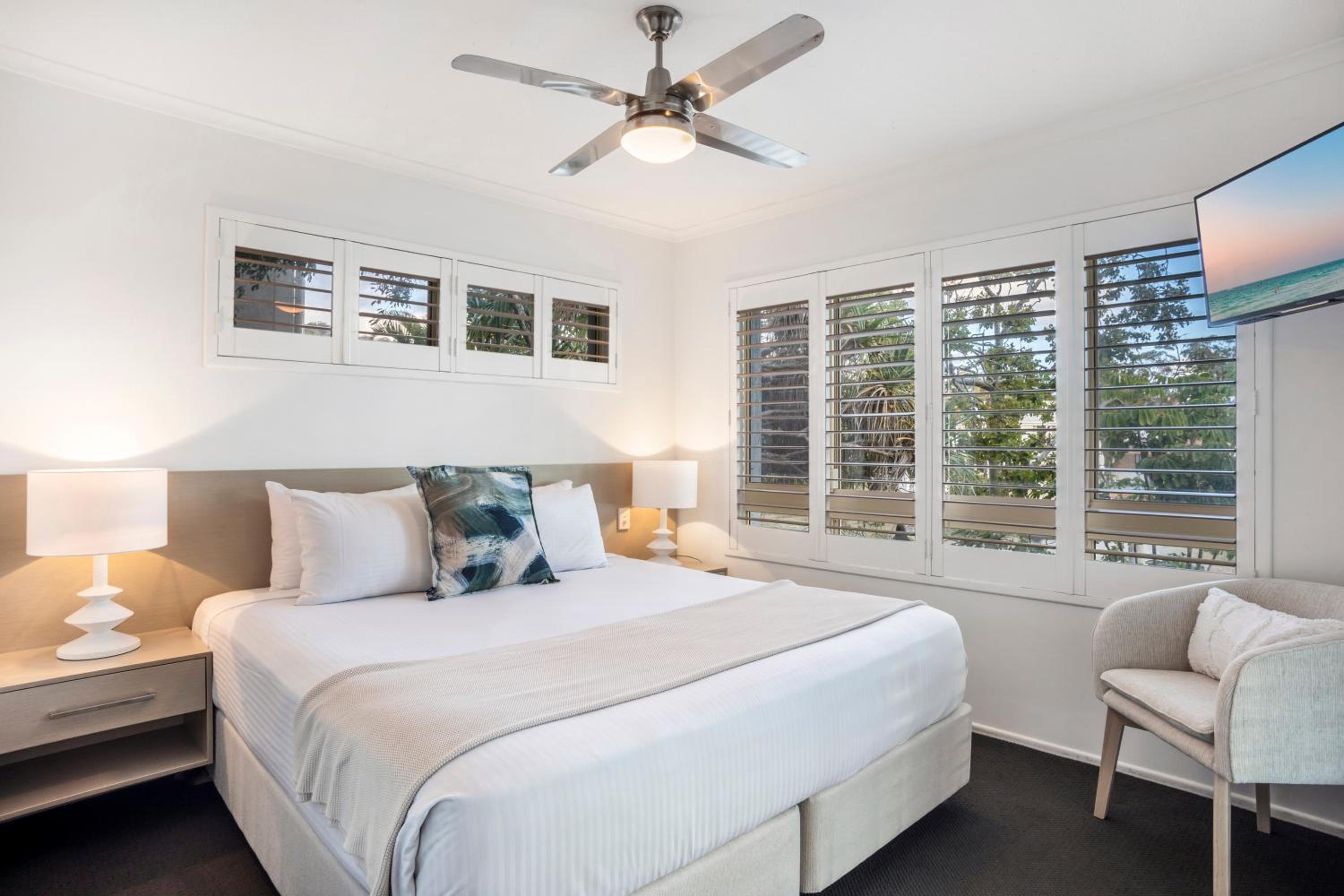 2 Bedrooms, Apartment, Water Front