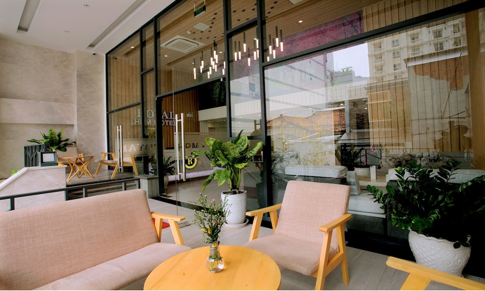 Royal HPM Hotel 26/40