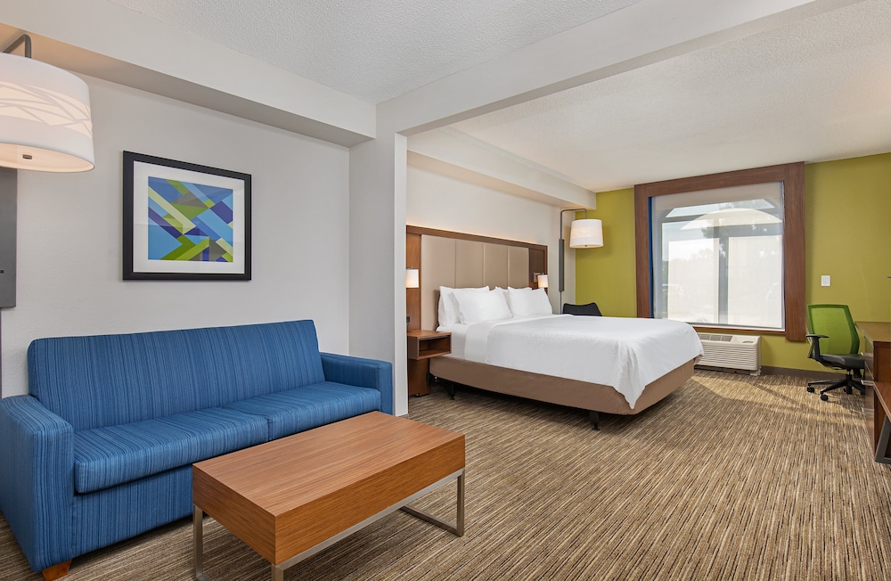 Holiday Inn Express Hotel and Suites Mt. Juliet-Nashville Area 19/70