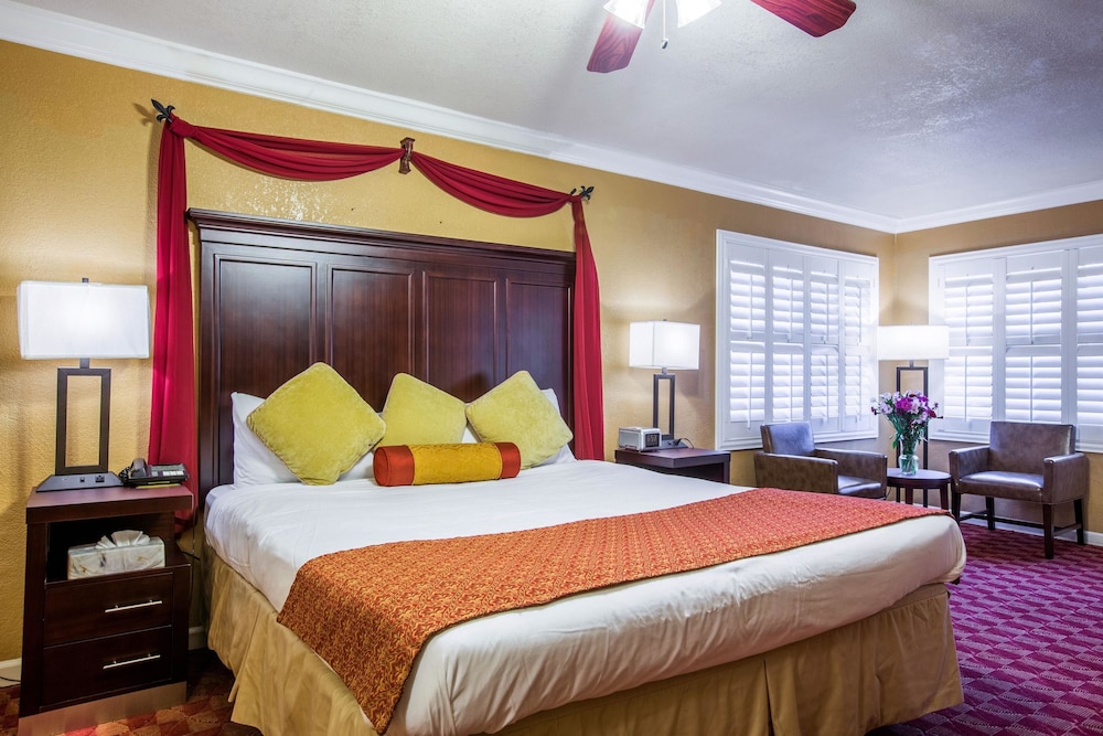 Clarion Collection Hotel Pacific Grove - Monterey 17/30