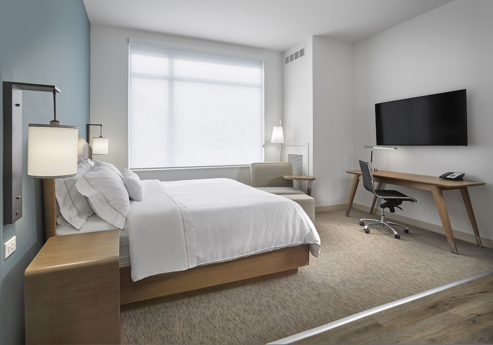 Element Edmonton West 14/36
