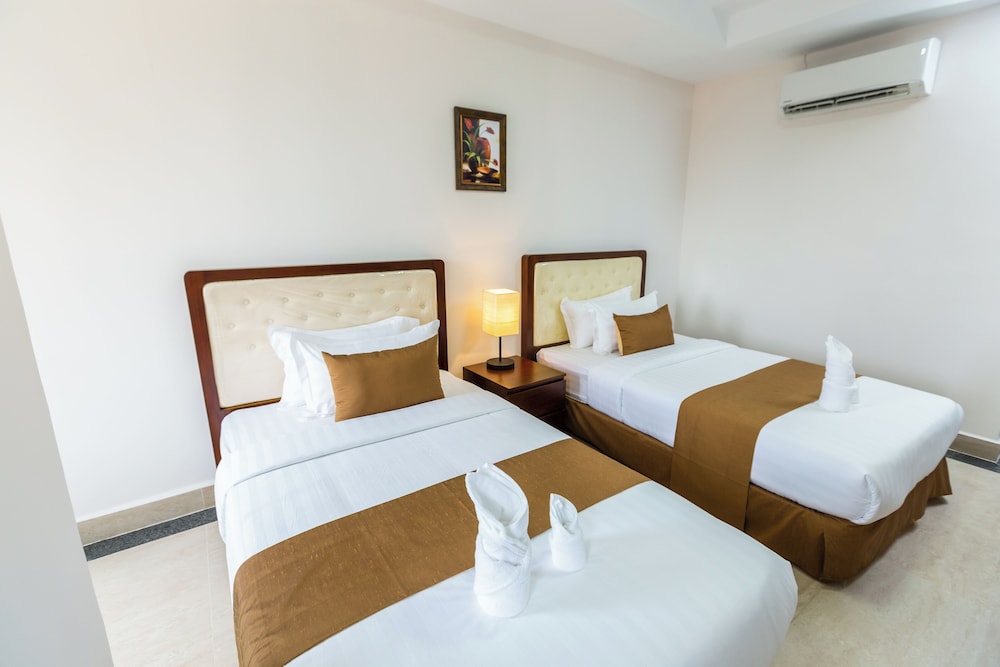 1 BEDROOM, SUPERIOR, TWIN BEDS, CITY VIEW