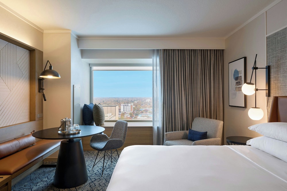 غرفة بسرير كينج، Sheraton Grand Sacramento 3/10