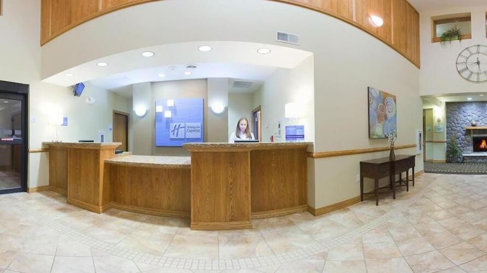 Holiday Inn Express Hotel And Suites Antigo 7/61