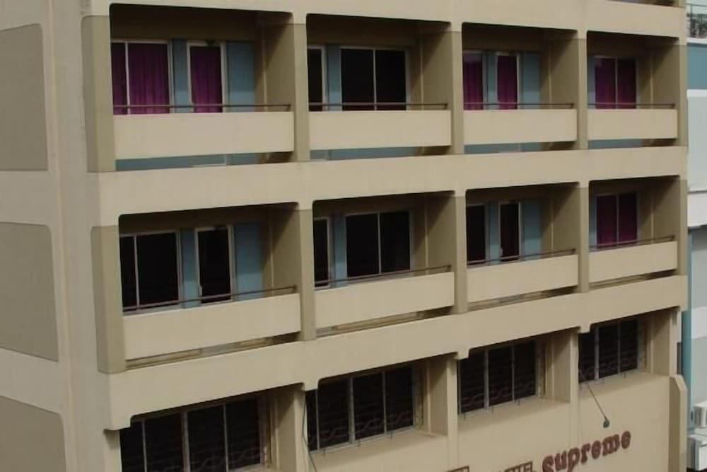 Hotel Supreme 1/34