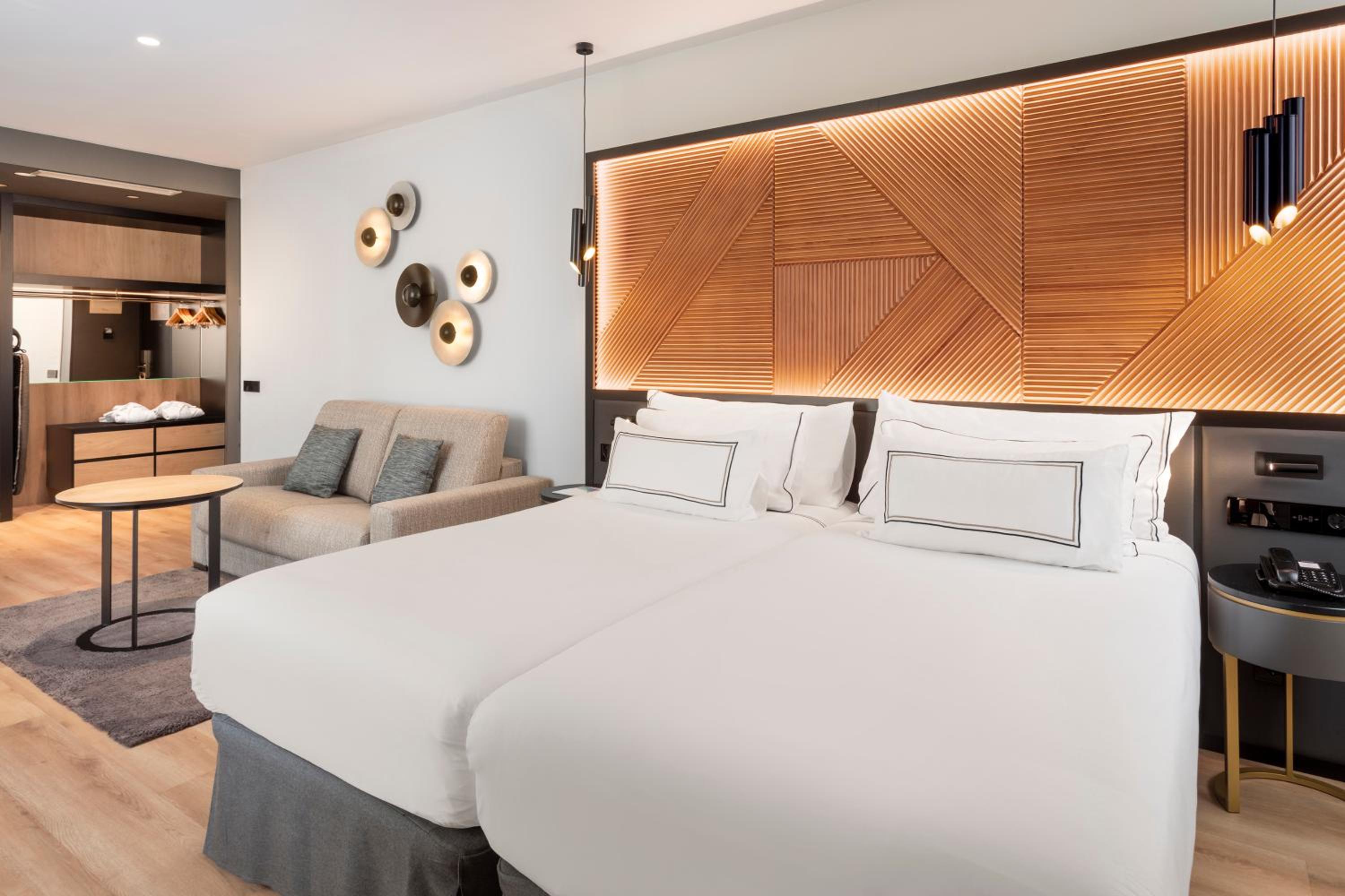 The Level, Premium, King Bed