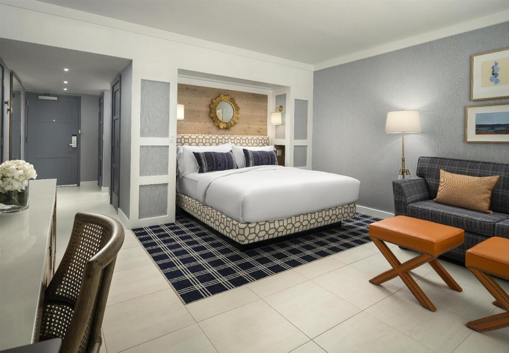 Cabana, King Bed, Sofa, Accessible