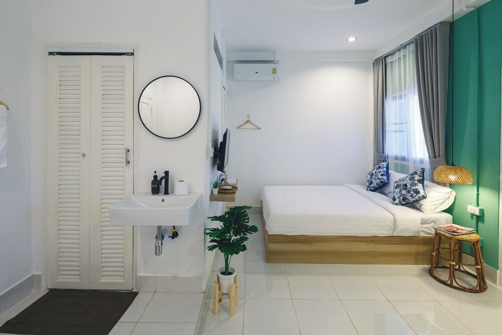 Yindee Travellers Lodge 12/50