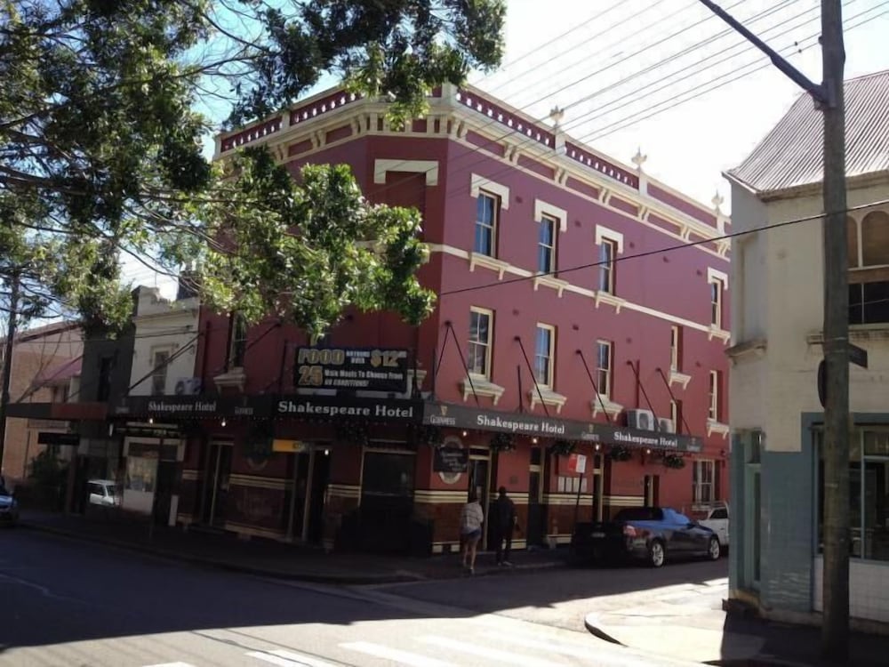 Shakespeare Hotel Surry Hills 6/37
