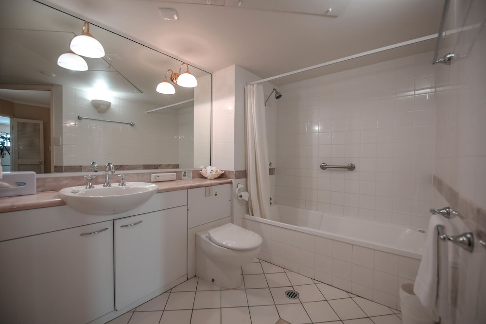 Il Palazzo Boutique Apartment Hotel 48/50
