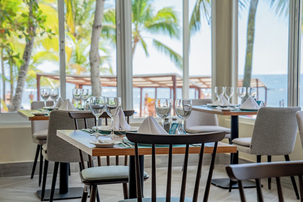 Coral Costa Caribe Beach Resort - All Inclusive 87/101
