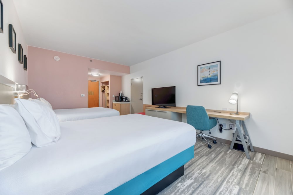 Standard, 2 Queen Beds, Ocean Front, Balcony