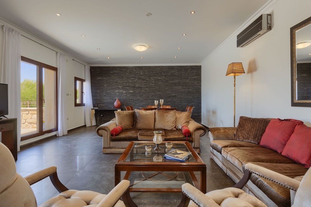Aphrodite Hills Rentals - Superior Villas 31/50