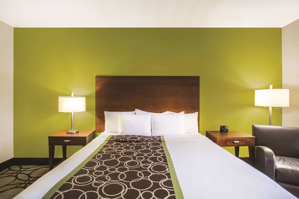 La Quinta Inn & Suites by Wyndham Conference Center Prescott 10/44