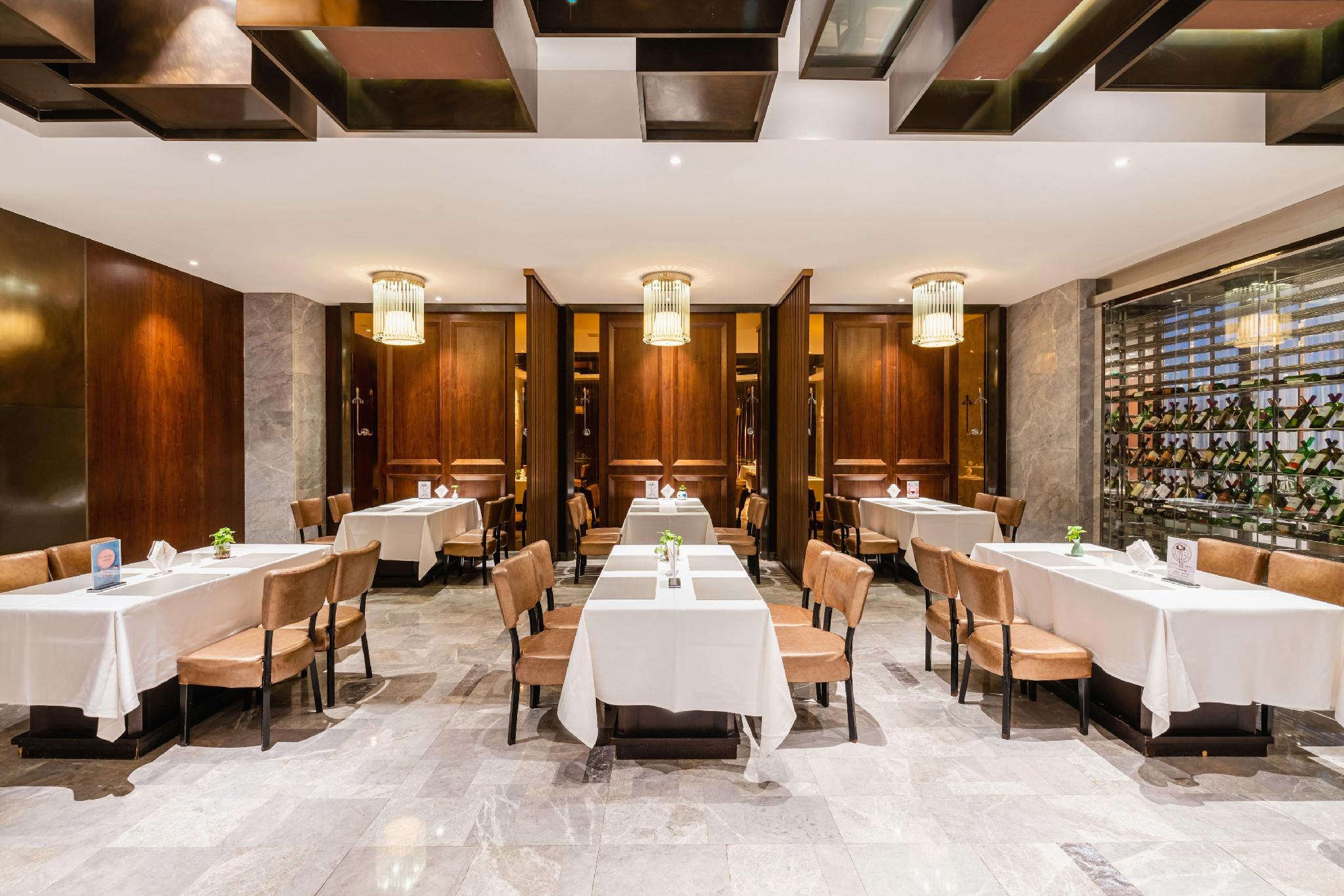 Qinchuan Hotel 43/55