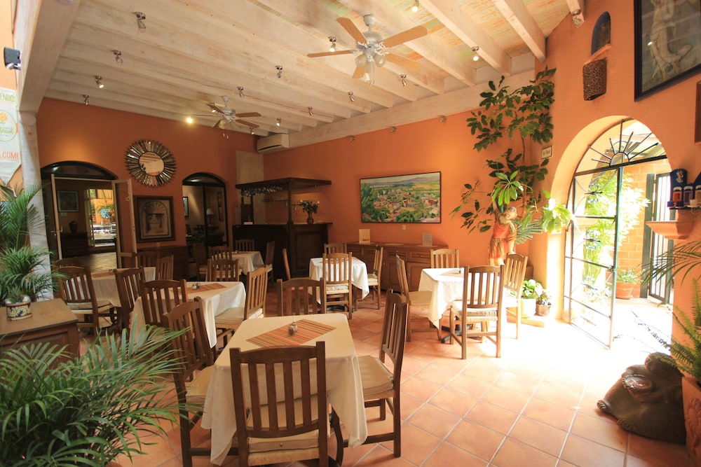 Villa Mirasol Hotel 56/74