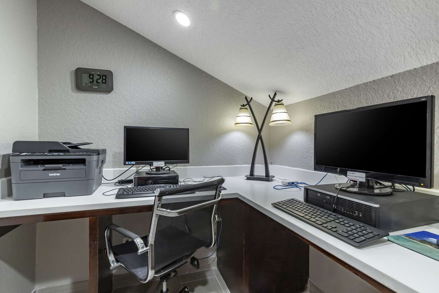 Best Western Plus Victoria Inn & Suites 21/26