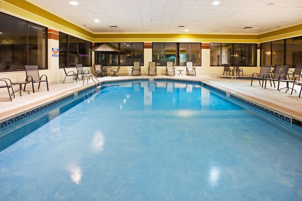 Holiday Inn Express Hotel and Suites Pigeon Forge/Near Dollywood 7/55