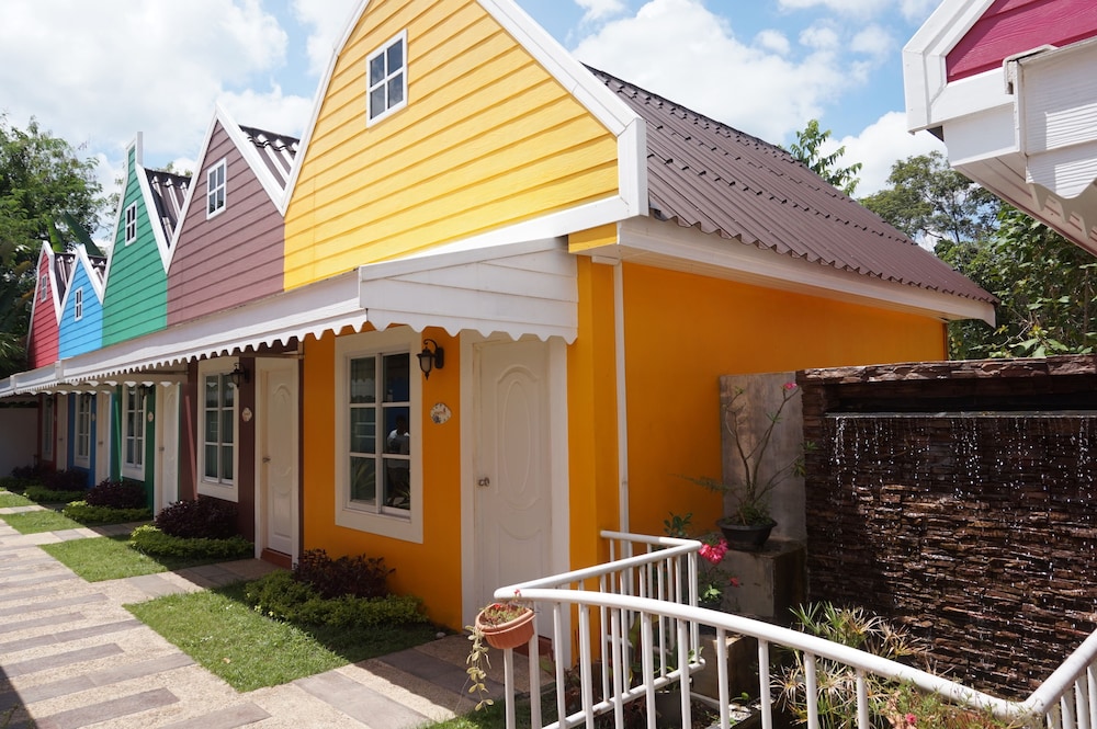 Color Ville Resort 9/30