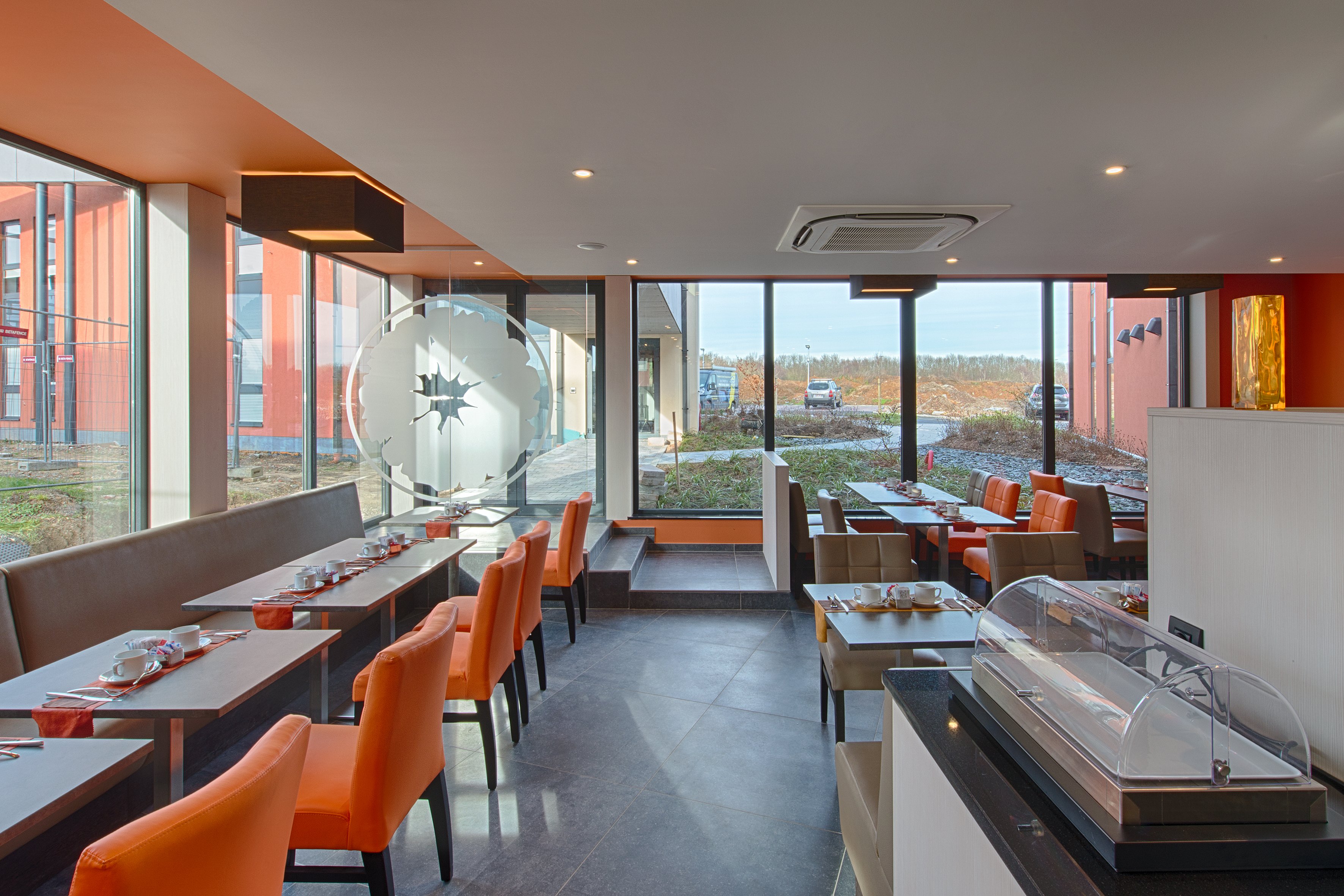 Orange Hotel 19/26