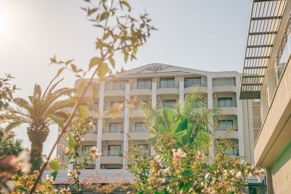 Premier Nergis Beach Hotel 3/50