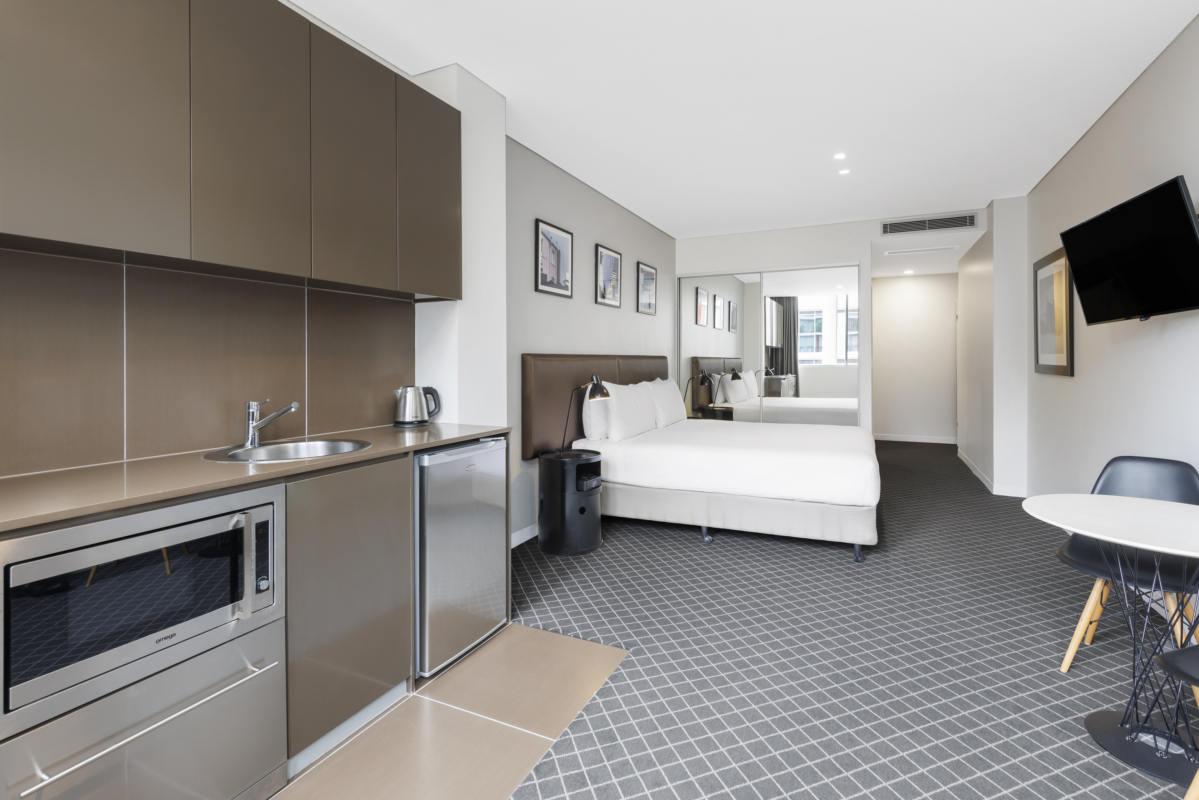 Holiday Inn & Suites Sydney Bondi Junction 23/49