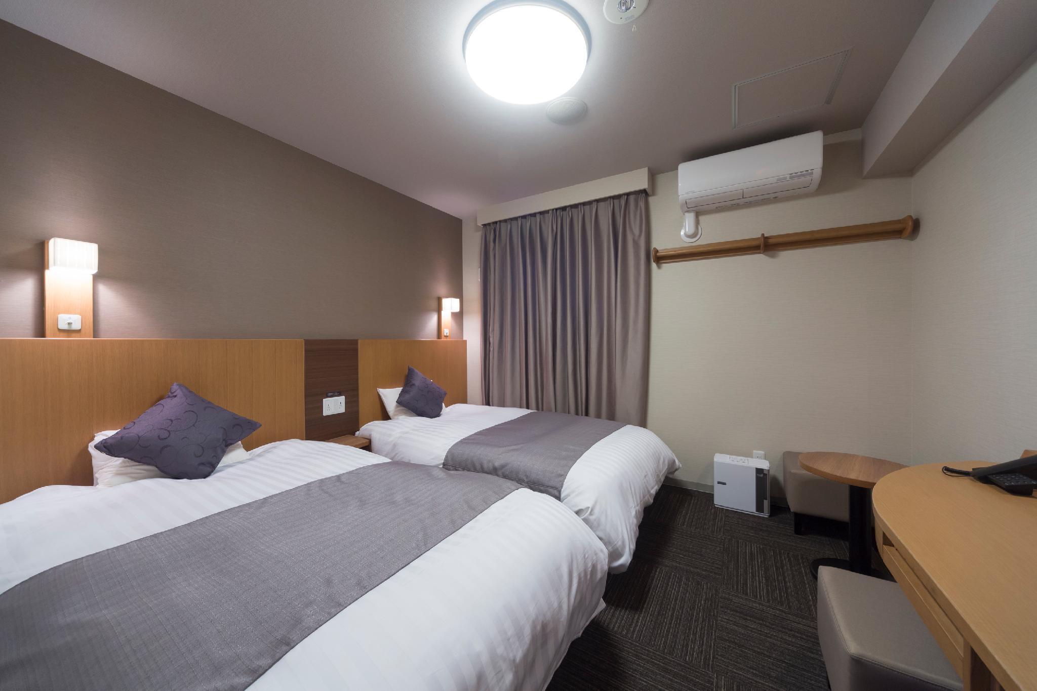 Semi Room, 2 Semi Double Beds, Smoking