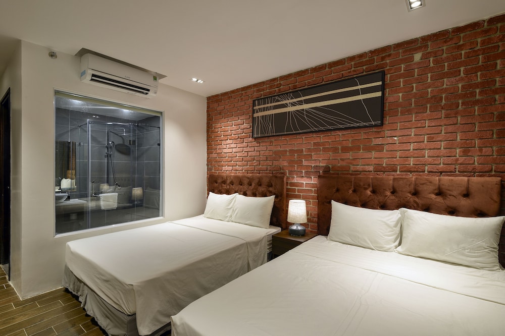 The Marron Hotel 14/50