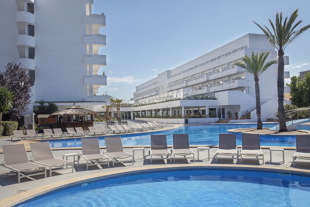 Hm Martinique in MAGALUF