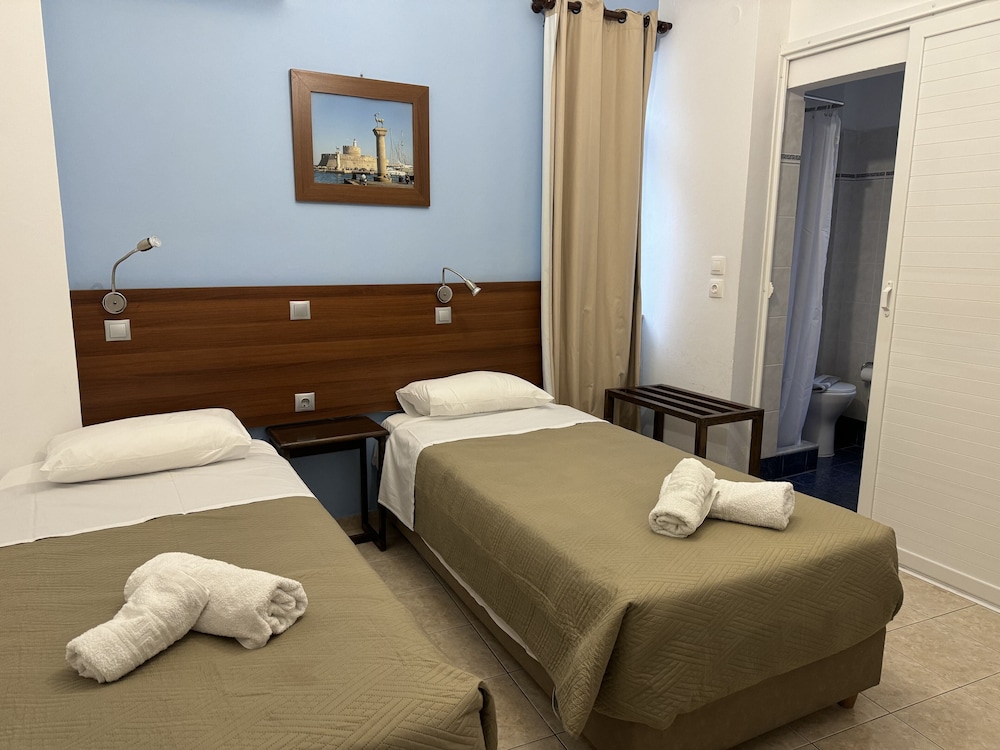 Eleni Rooms 10/40