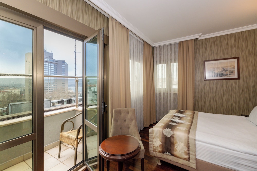 Crestium Taksim Prive & Spa 49/62