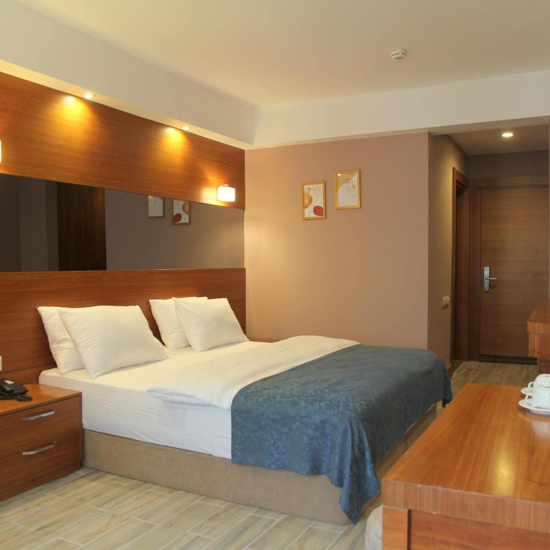 Standard, Double or Twin Bed