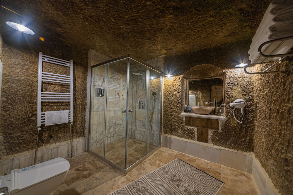 Belenus Cave Hotel 46/50