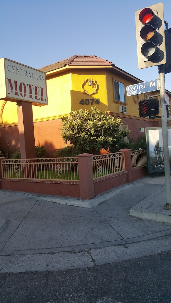 Central Inn Motel On 41 Street 32/38