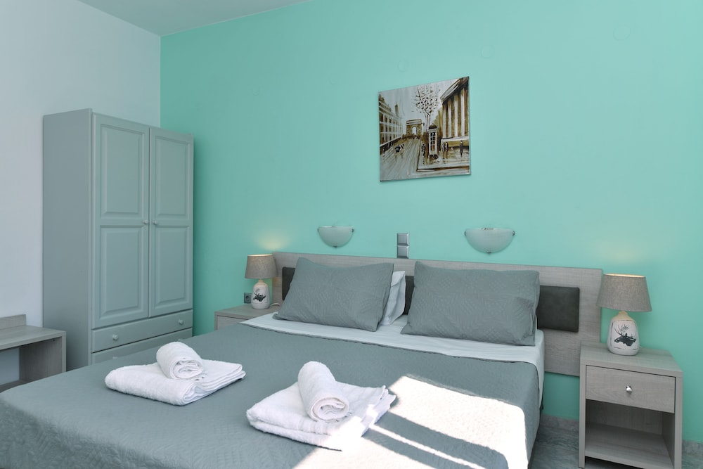 2 BEDROOMS, APARTMENT
