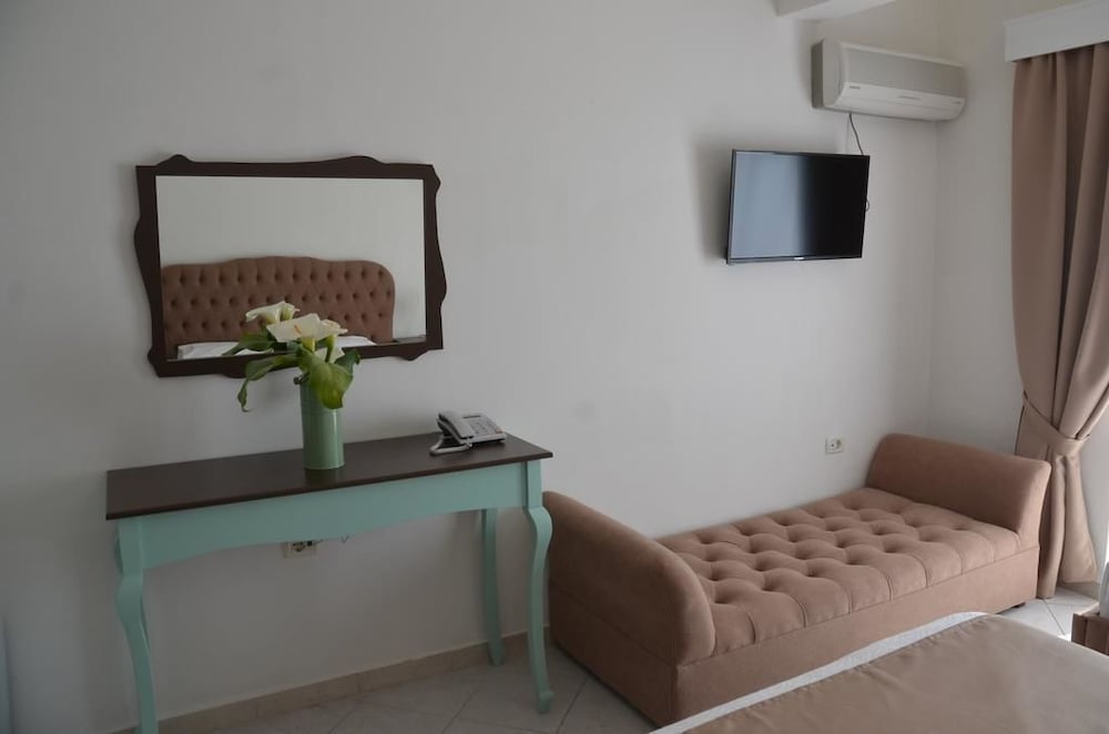 EPIRUS HOTEL 23/50