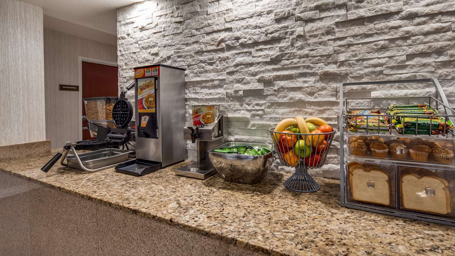 Surestay Hotel By Best Western Alexandria Airport 33/36