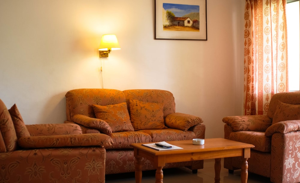 Cape Point Hotel 48/76