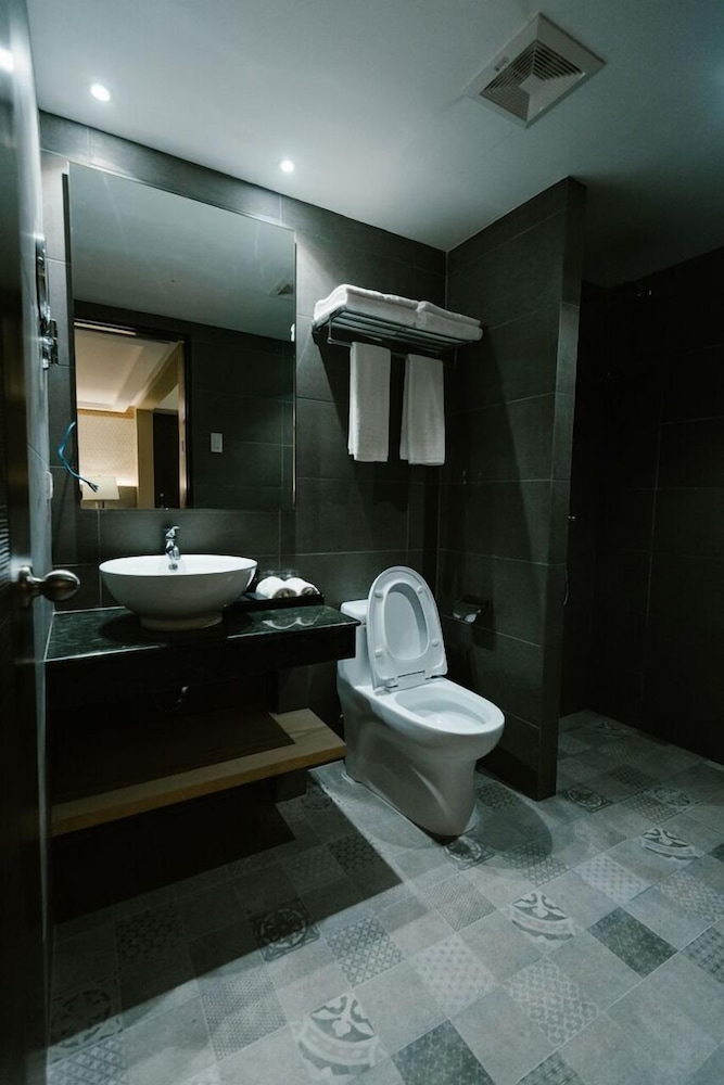 J7 Hotel Iloilo 52/53