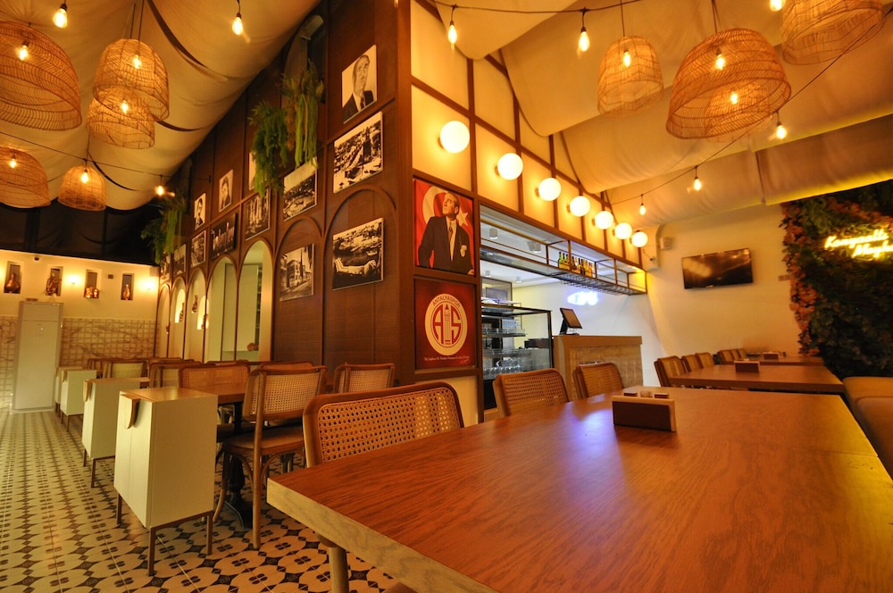 Mic Royal Hotel 30/50