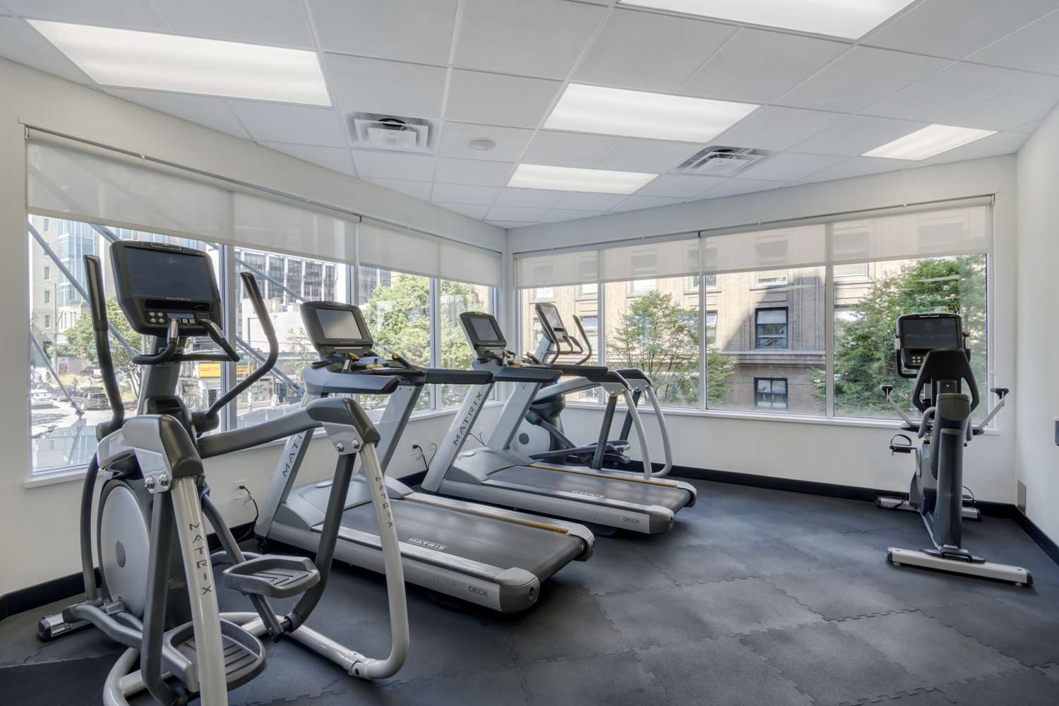 Best Western Premier Chateau Granville Hotel and Suites and Conf. Centre 40/61