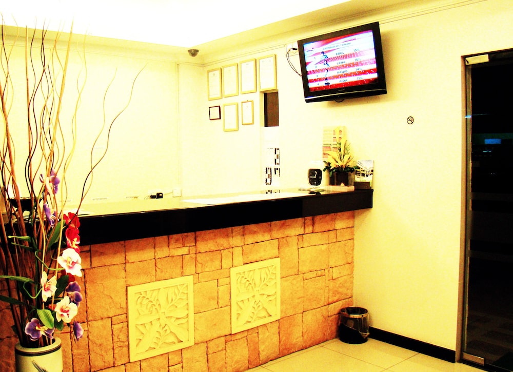 Adel Hotel 5/31