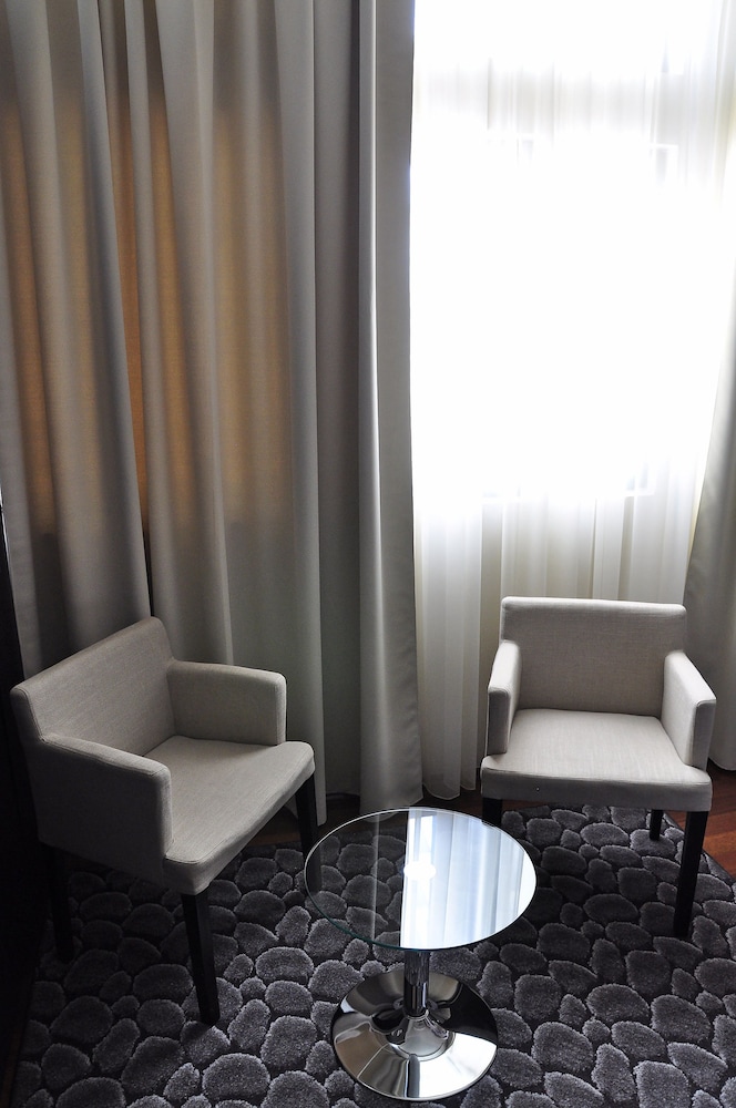 Gallery Art Hotel 39/68