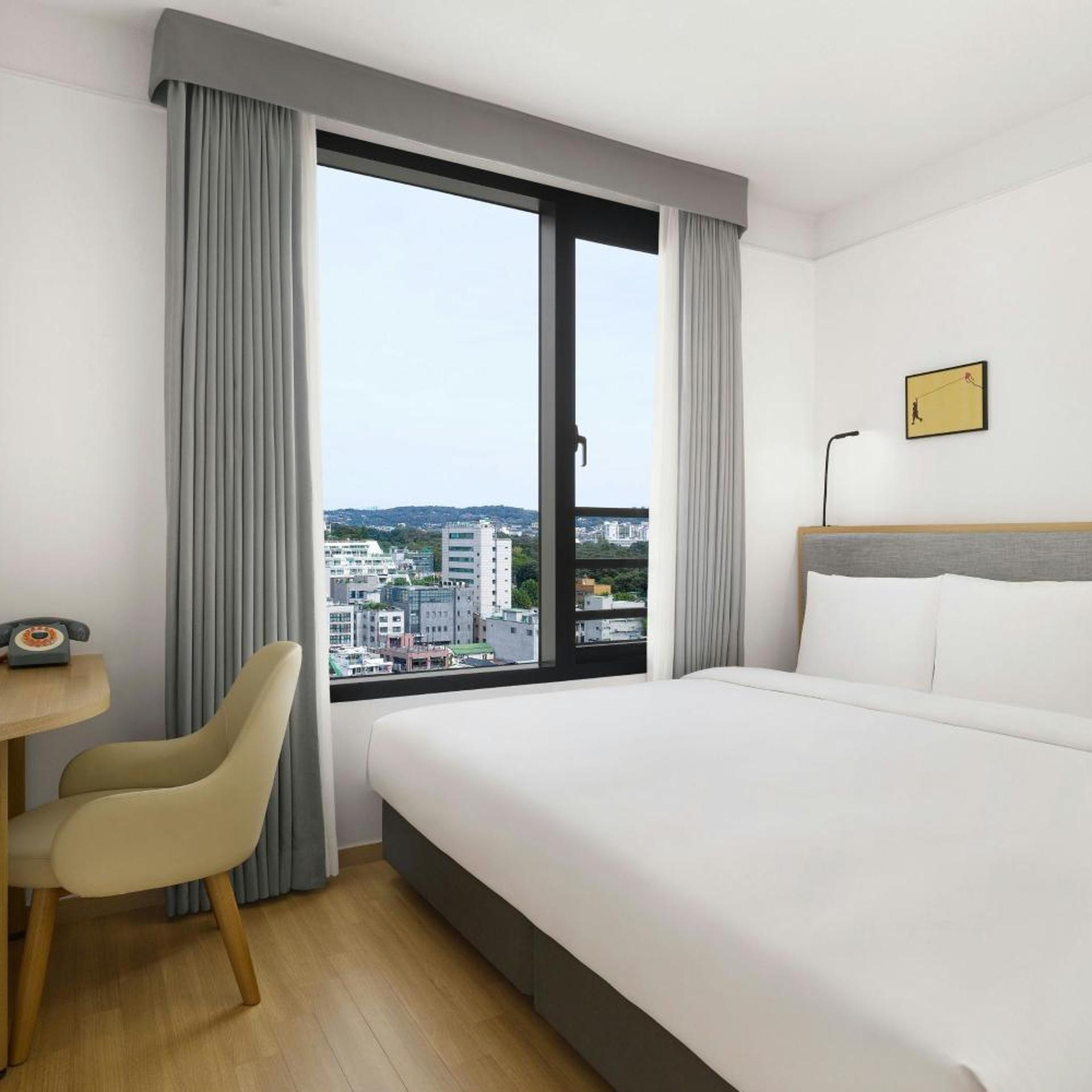 Room, King Bed, Large
