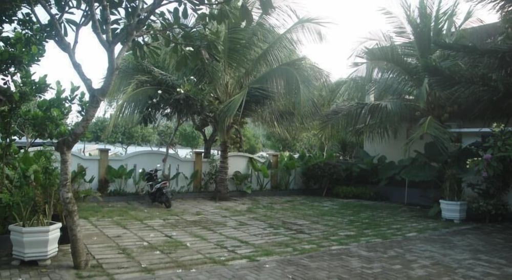 Friends Beach Hotel 30/38