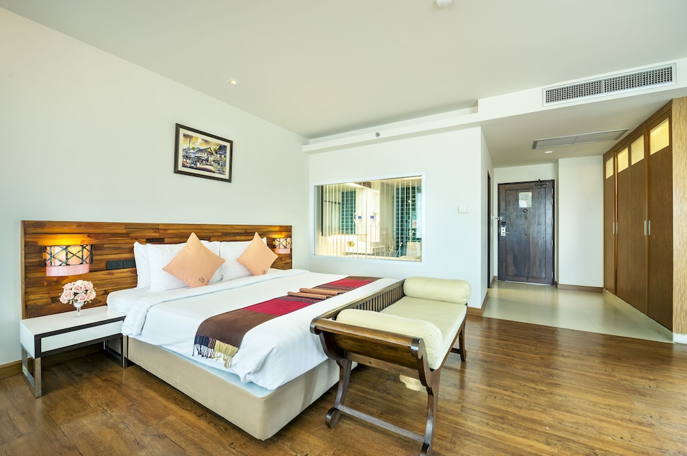 Buri Sriphu Hotel 17/66